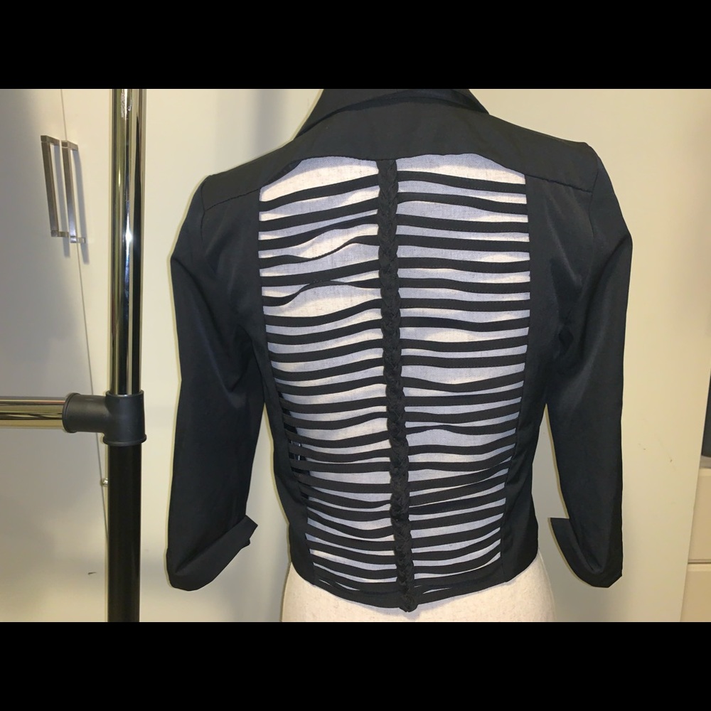 Cropped funky blazer